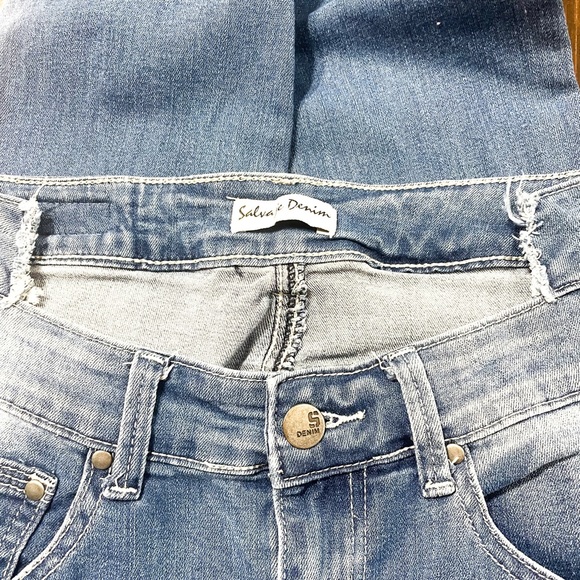 Salvaje Denim  Size 5 Distressed Unique Drop Cut Waist Low Rise Stretch Jeans - Picture 2 of 8